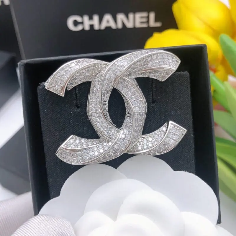 chanel brooches pour femme s_121350b3